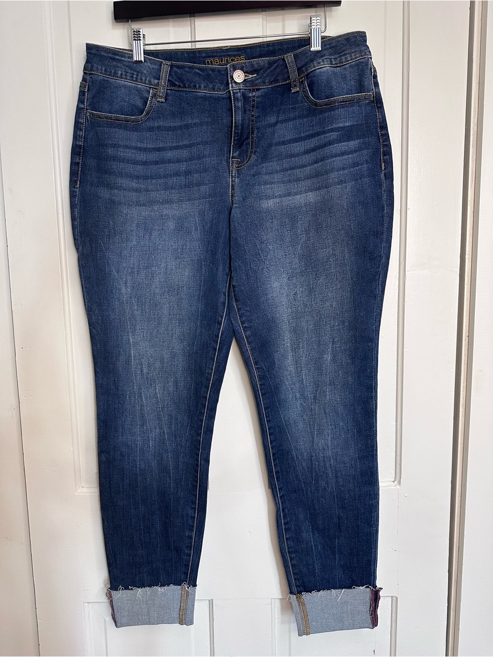 maurices Women's Cropped Jeans Blue Dark Wash Stretch 5-Pocket Button Zip, L